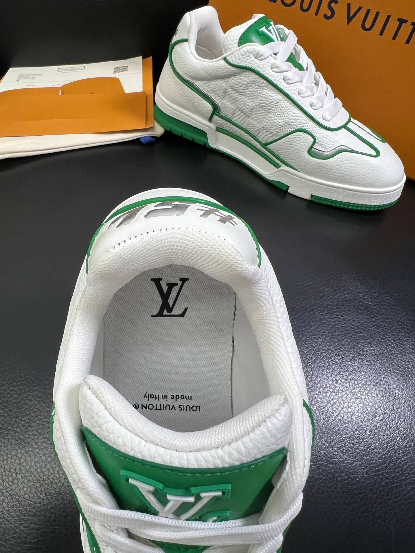 Men's shoes💰840 Lv 🔍Top purchasing agent🇮🇹 Louis Vuitton, the sports sneaker counter is synchronized, the uppers are imported from Italy, high-quality splicing colorful and complex crafts, the imported mesh padding is soft and comfortable, soles: original soles specially provided by the original factory, T men's men's shoes 💰U exclusive movable molded soles are super comfortable, original factory and single goods, 🔍🔍high quality, you can enter and leave the counter at will, welcome to compare, code number 39-44 (customized 38 45) 85878